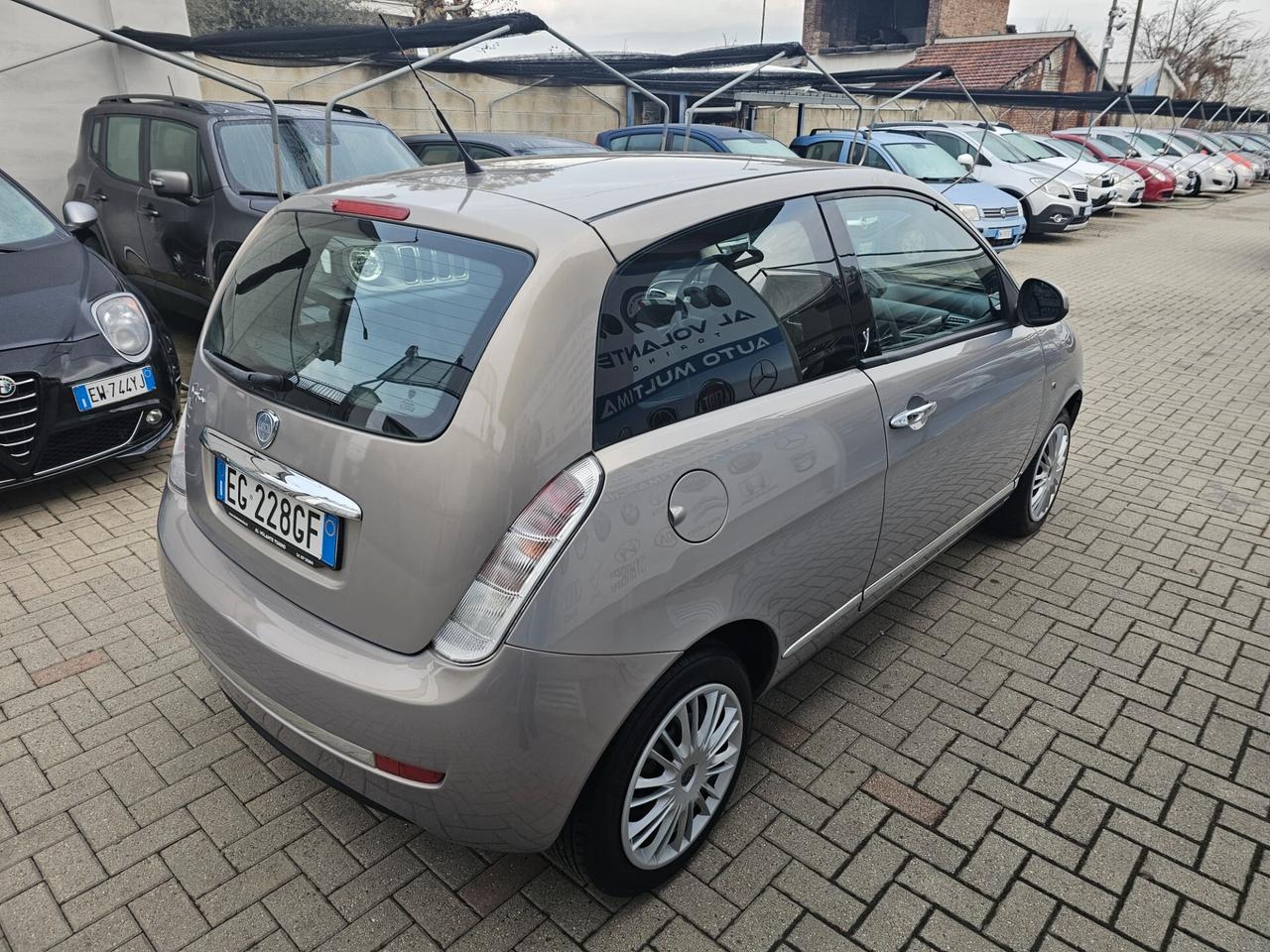 Lancia Ypsilon 1.2 69 CV Oro