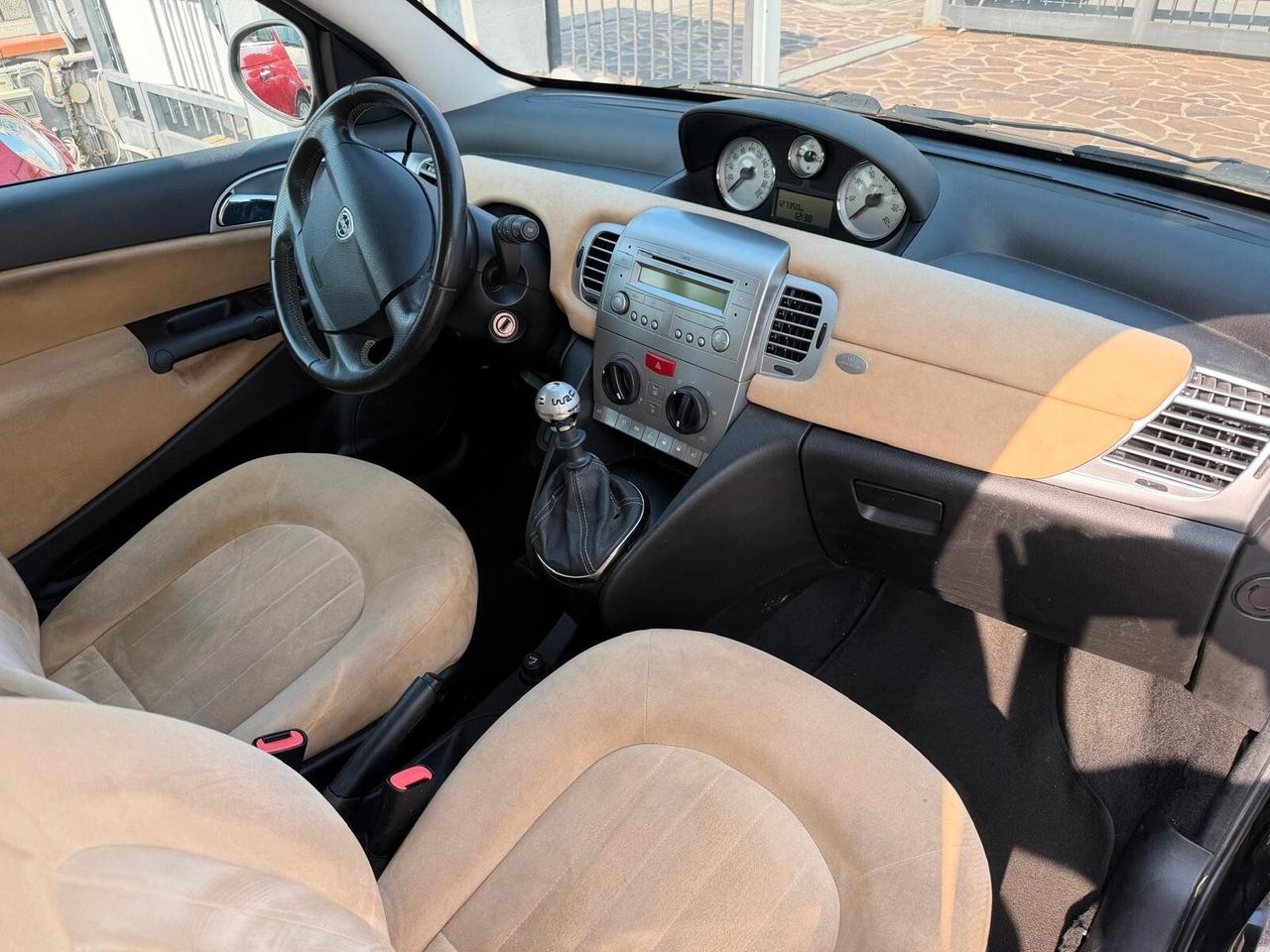 Lancia Ypsilon 1.2 69 CV 5P NEOPATENTATI