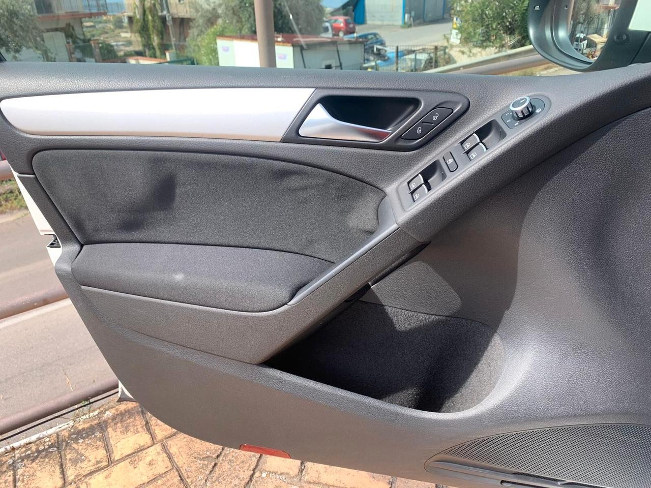 Volkswagen Golf 1.6 TDI DPF 5p. Highline
