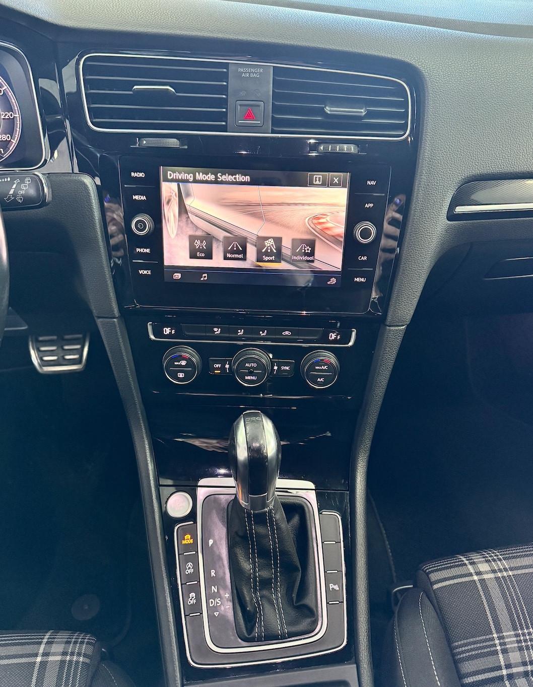 Volkswagen Golf GTD 2.0 TDI DSG 5p. BlueMotion Technology