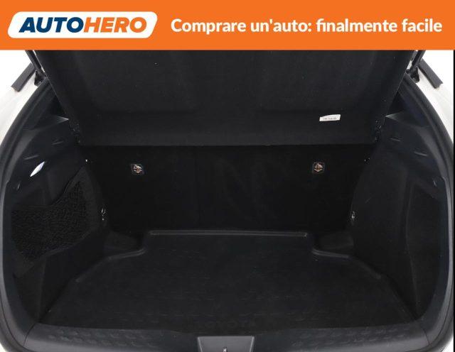 TOYOTA C-HR 1.8 Hybrid E-CVT Business