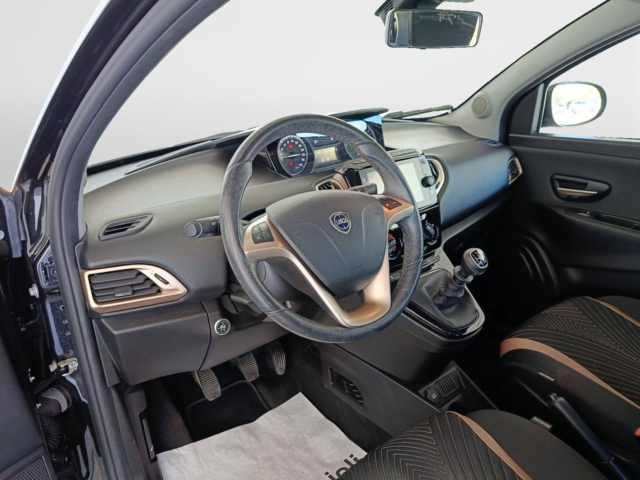 LANCIA Ypsilon III 2021 - Ypsilon 1.0 firefly hybrid Alberta Ferretti s&s 70cv