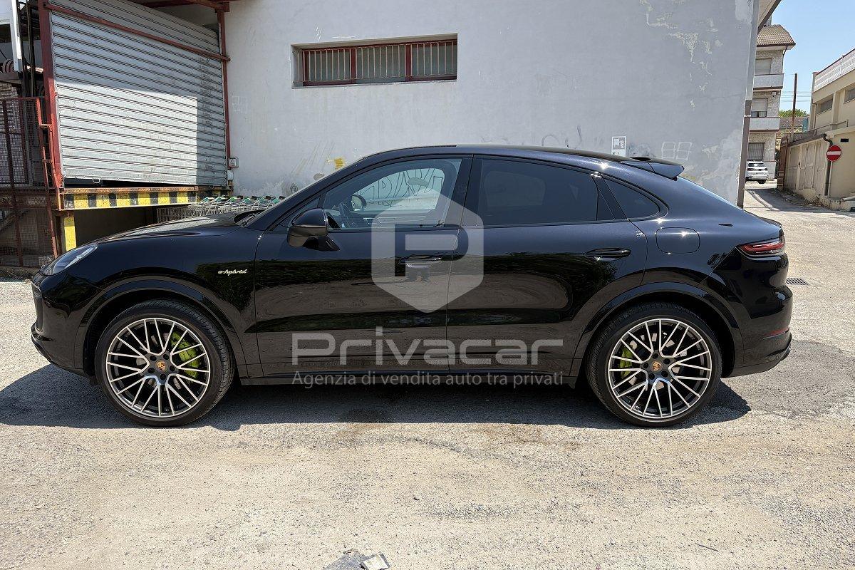 PORSCHE Cayenne Coupé 3.0 V6 E-Hybrid Platinum Edition