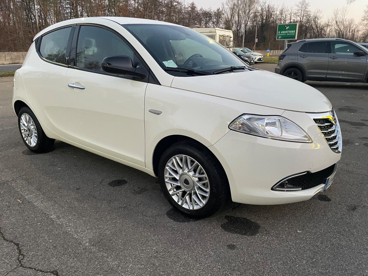 Lancia Ypsilon 1.2 69 CV 5 porte*Neopatentati*Solo 30000km*