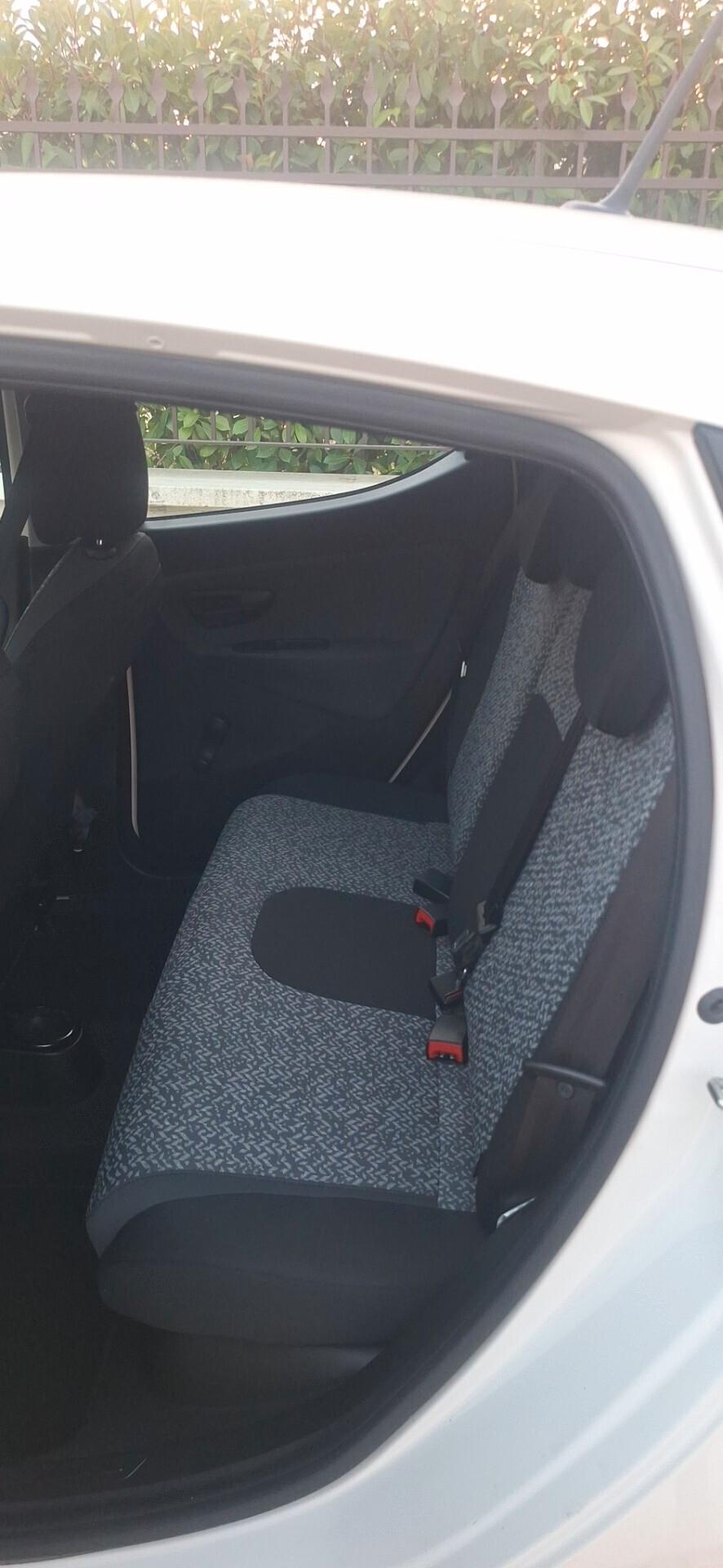 Lancia Ypsilon 1.0 FireFly 5 porte S&S Hybrid Ecochic Silver