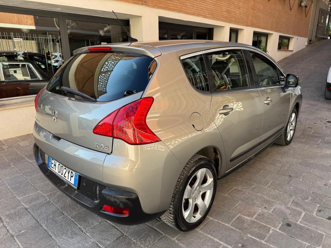 PEUGEOT 3008 1.6 HDi 112CV Tecno