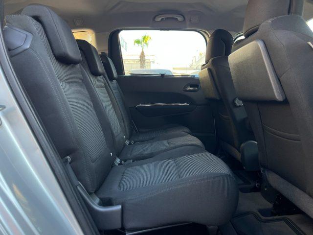 PEUGEOT 5008 2.0 HDi 150CV Business