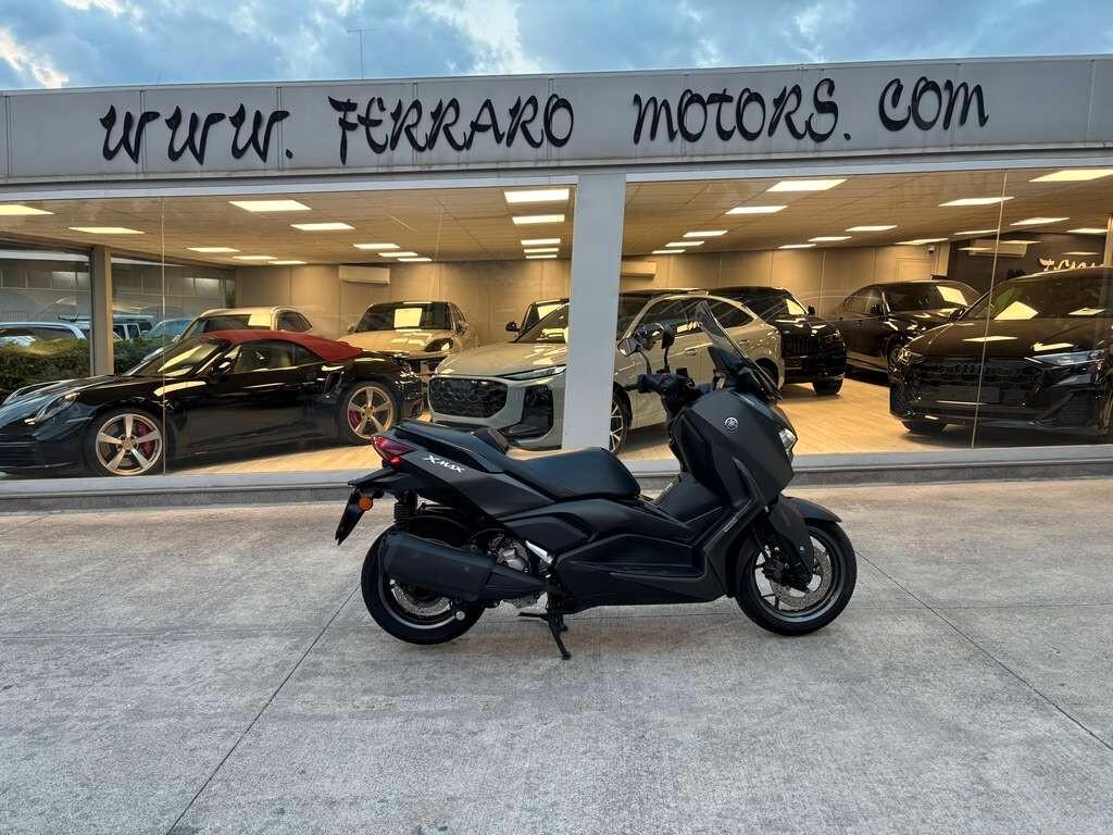 Yamaha X-Max 300 2023 /KM 24.000 Tuo a solo 45 Euro al mese