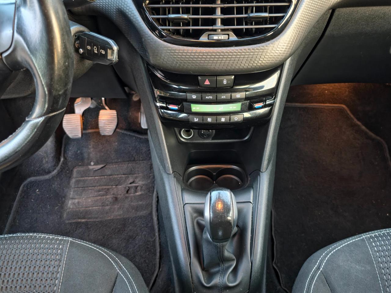 Peugeot 208 PureTech 82 5 porte Allure E6b Manuale NEO 2017