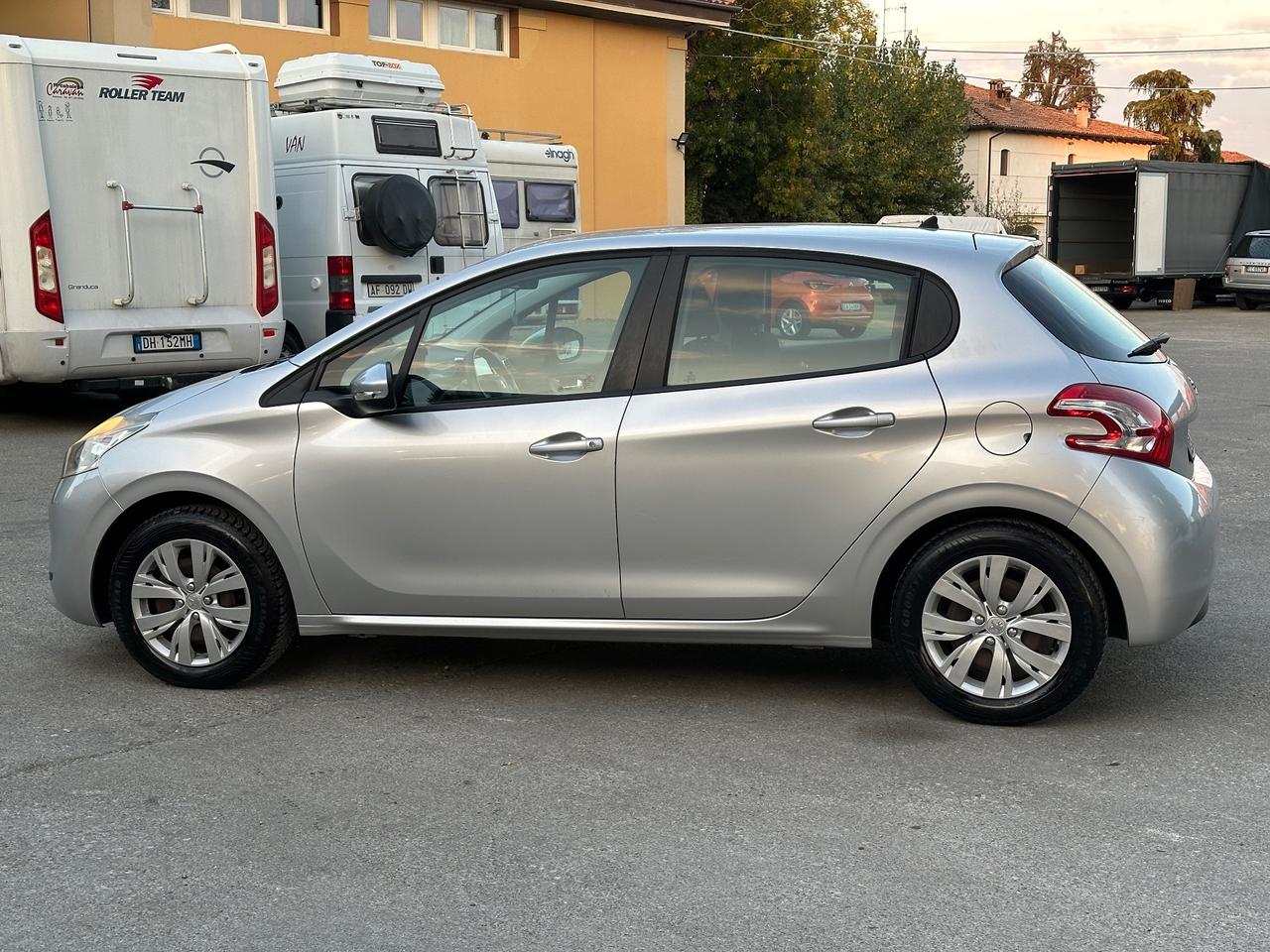 Peugeot 208 1.0 VTi 68 CV 5 porte solo 110mila km