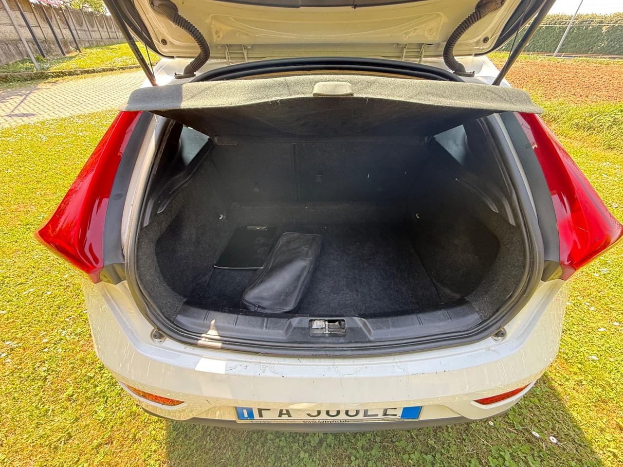 Volvo V40 D2 1.6 Powershift Momentum