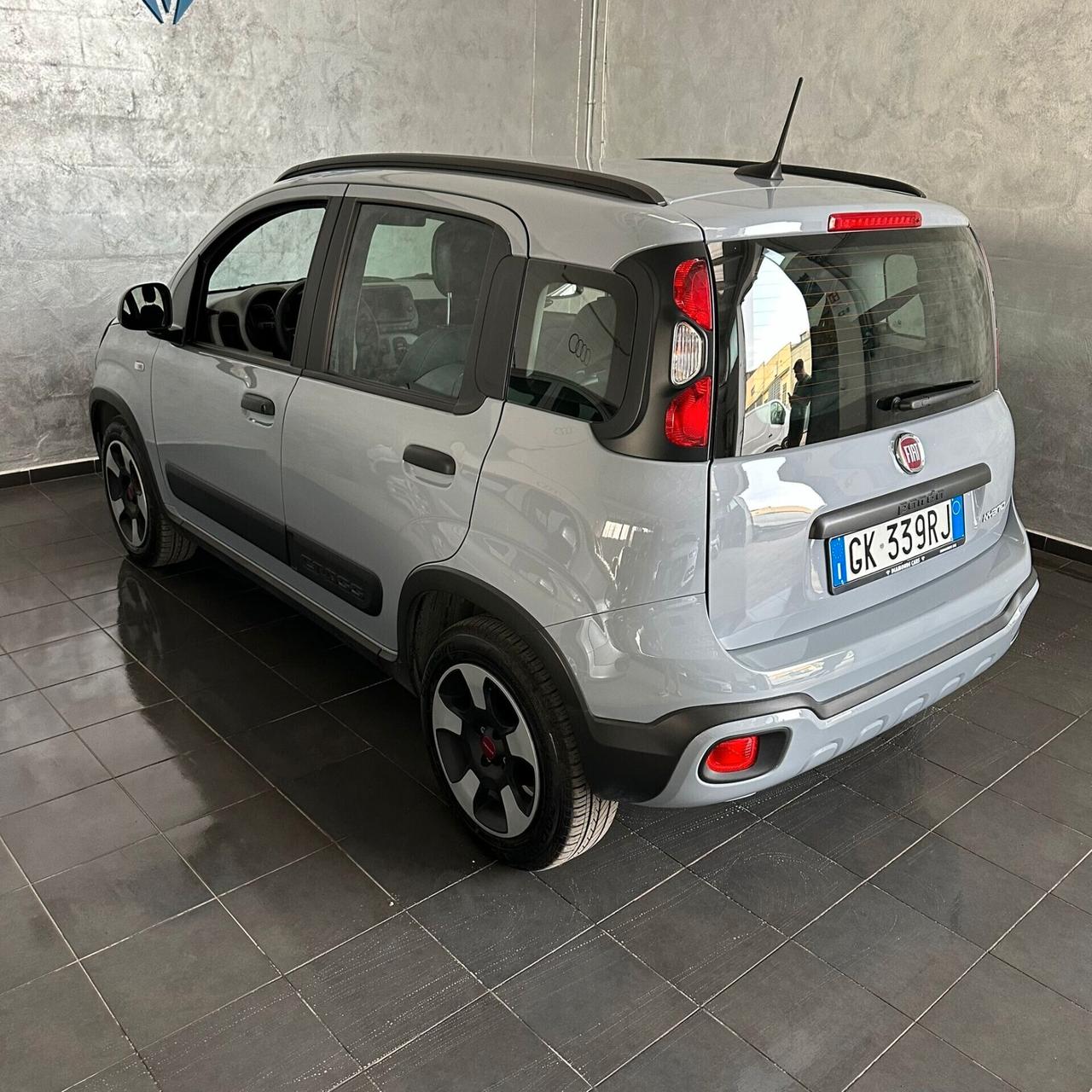 Fiat Panda Cross 1.0 firefly hybrid