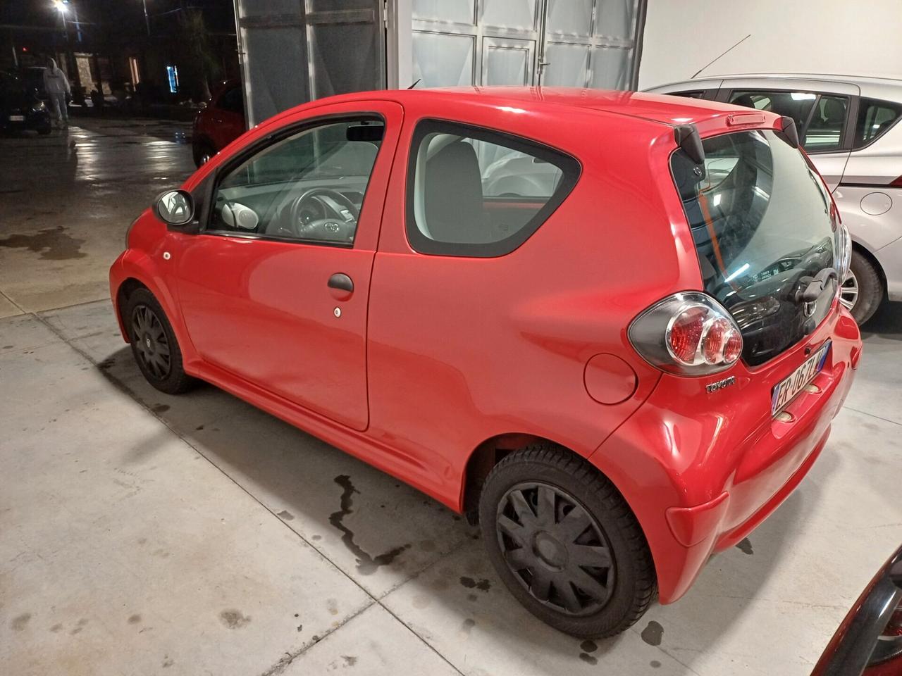 Toyota Aygo 1.0 12V Vvt-i Active Clima/Servo/Unipro