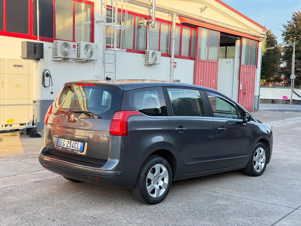 Peugeot 5008 2.0 HDi 150CV Business
