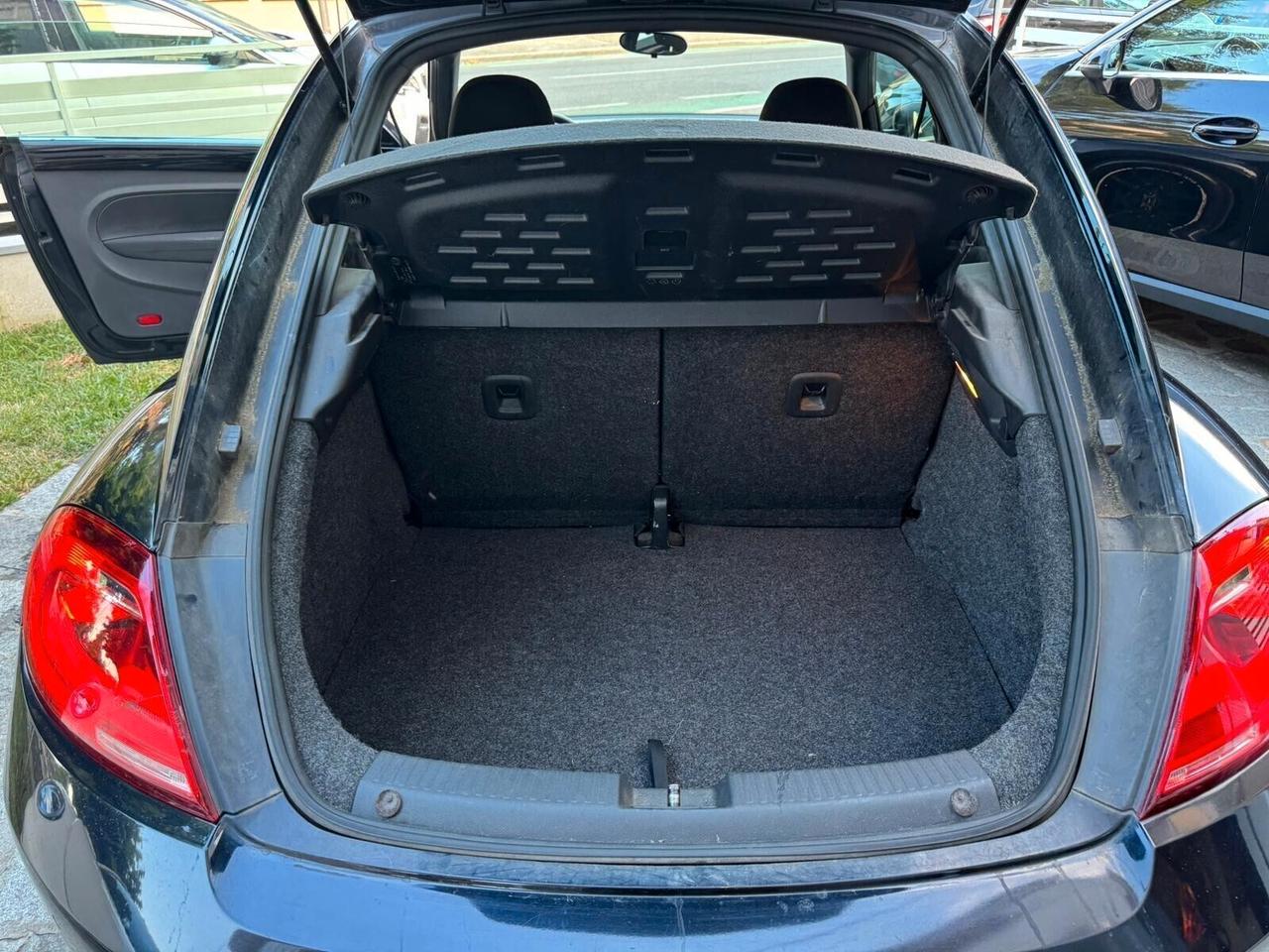 VW MAGGIOLINO 1.6 TDI DESING 105cv NEOPATENTATI