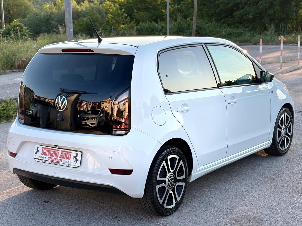 Volkswagen up! 1.0 5P EVO R-LINE BICOLOR FULL/LED