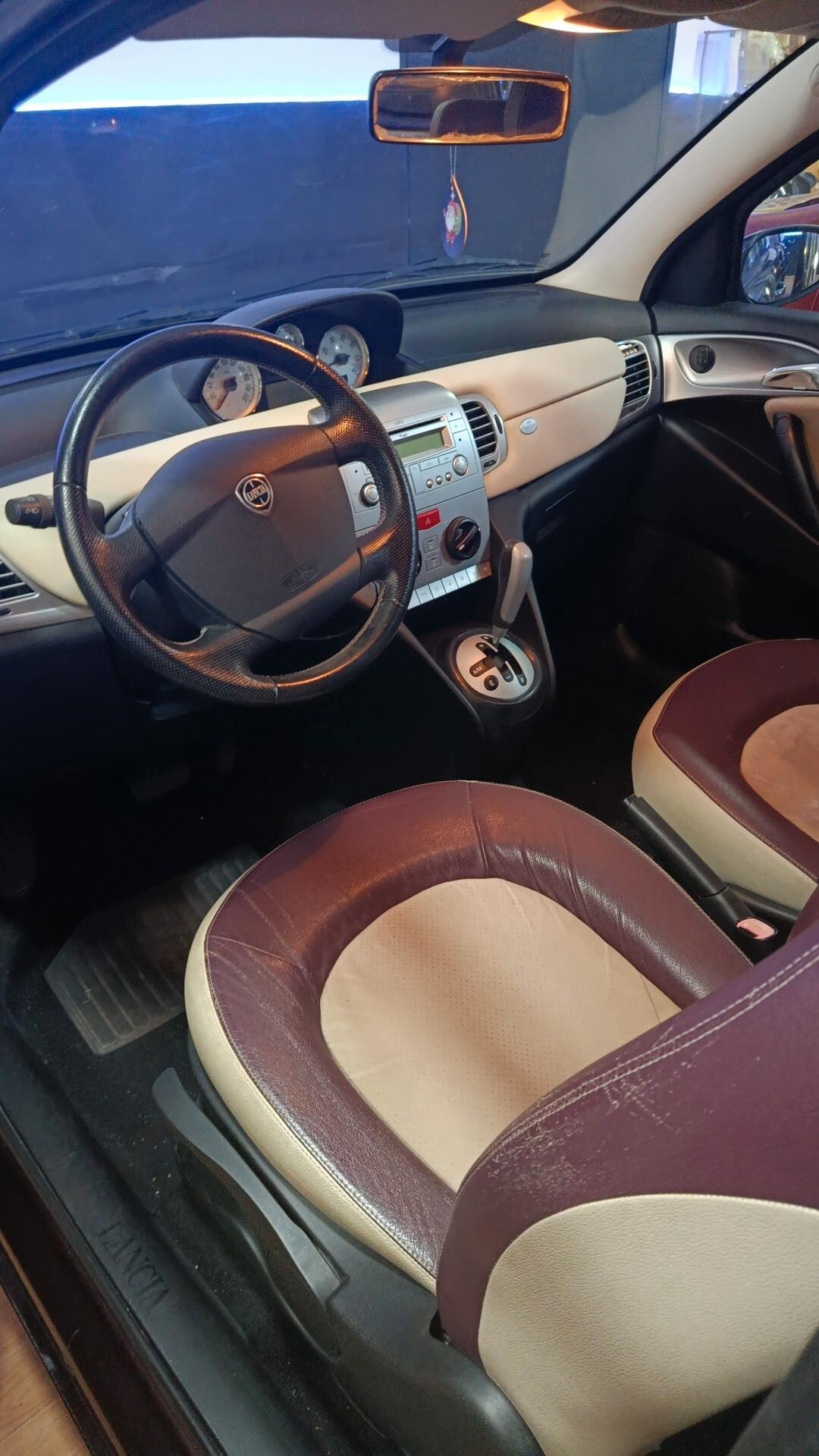 Lancia Ypsilon 1.3 MJT 75 CV Platino