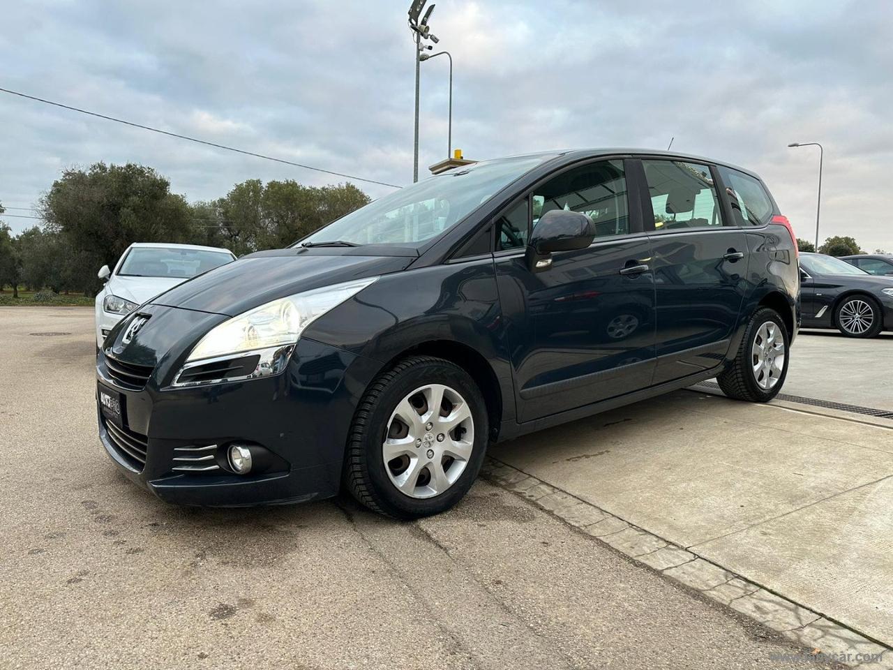 PEUGEOT 5008 1.6 HDi 110 CV Tecno