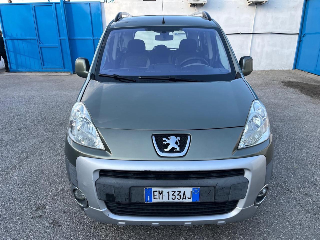 Peugeot partner tepee-5P-1.6 hdi-2012