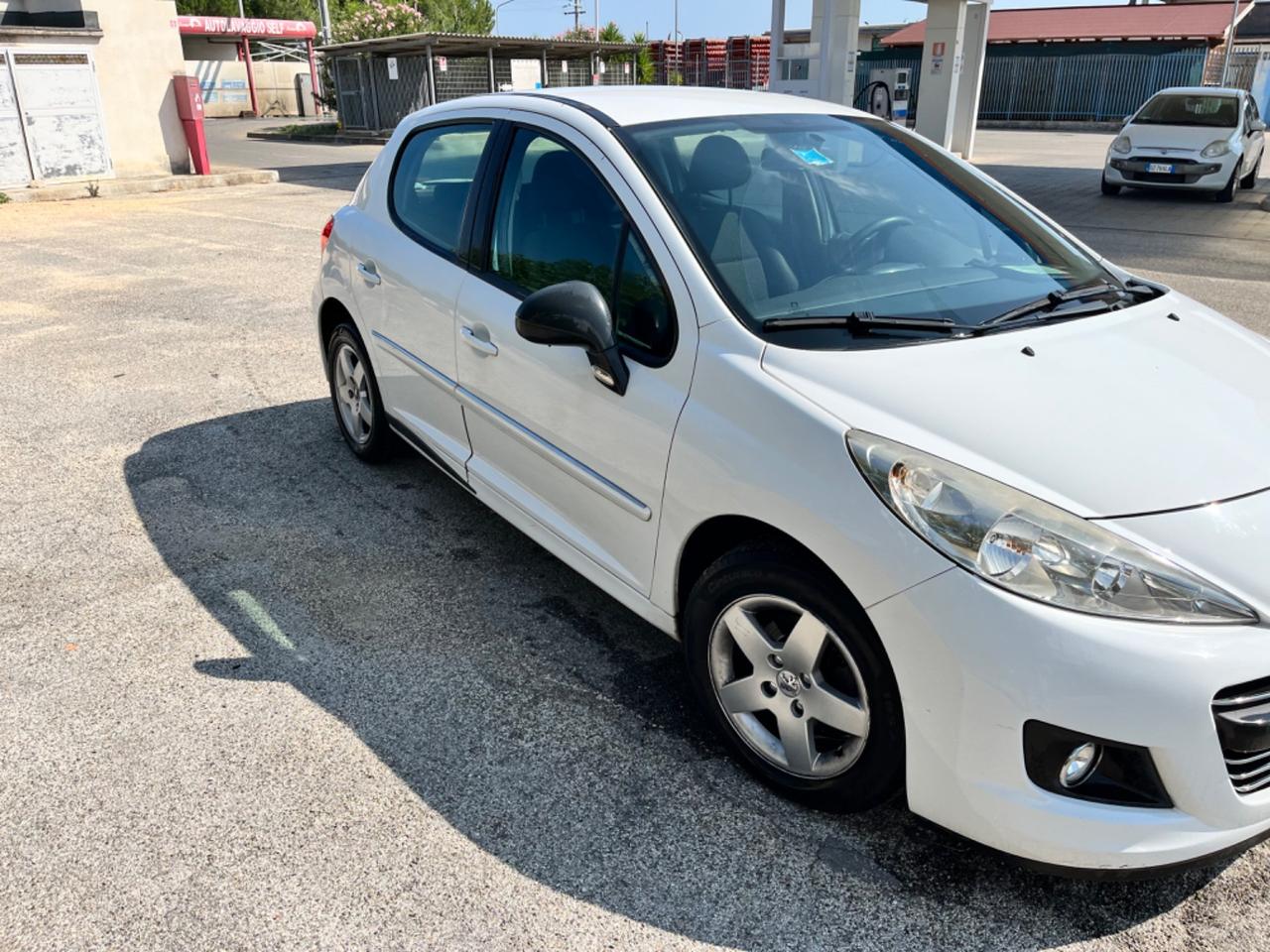 Peugeot 207 1.4 HDi 70CV 5p. Active neopatentato unico proprietario