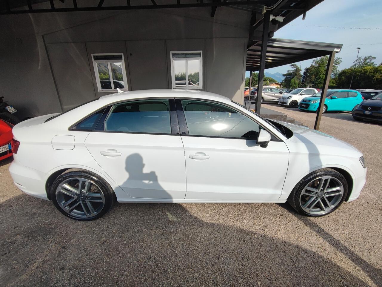 Audi A3 Sedan 1.6 TDI S tronic Sport