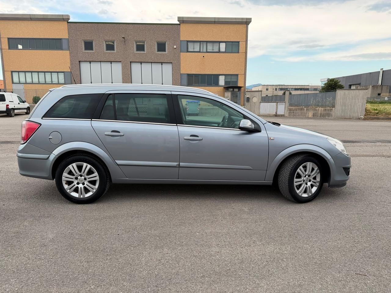 Opel Astra CDTI Station Wagon Cosmo 150000 KM