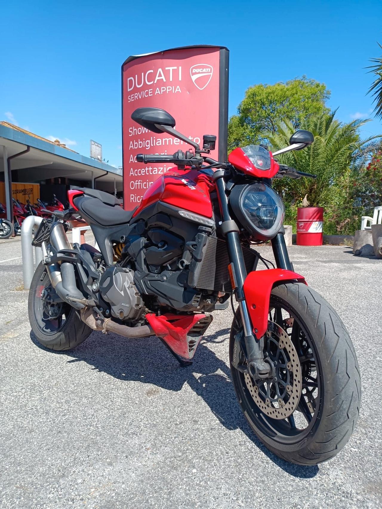 Ducati Monster 937 RED