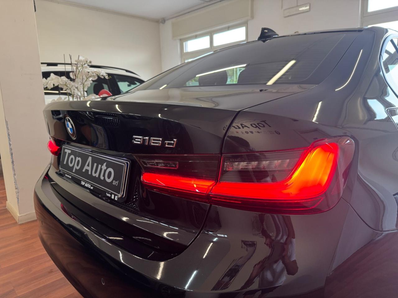 BMW 316 d 48 V AUT. SPORT / DARK NIGHT - 22