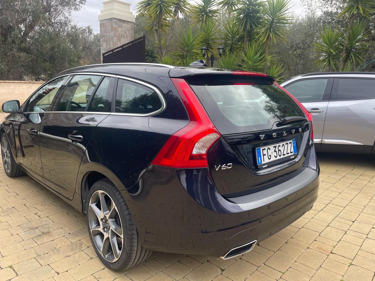 VOLVO V60 2.0 D2 120CV OCEAN RACE FULL LED MY17