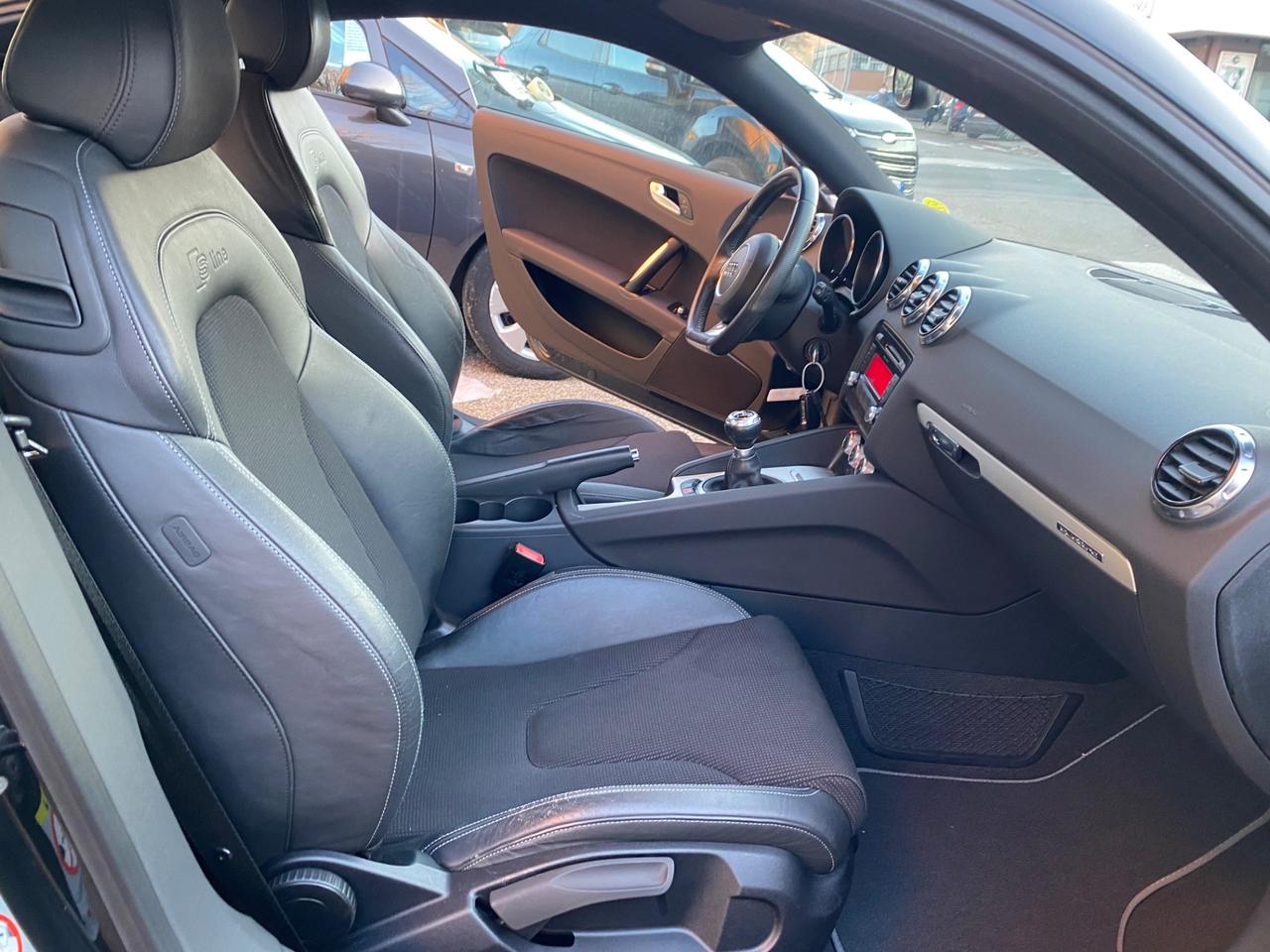 Audi TT Coupé 2.0 TDI quattro Advanced S-LINE