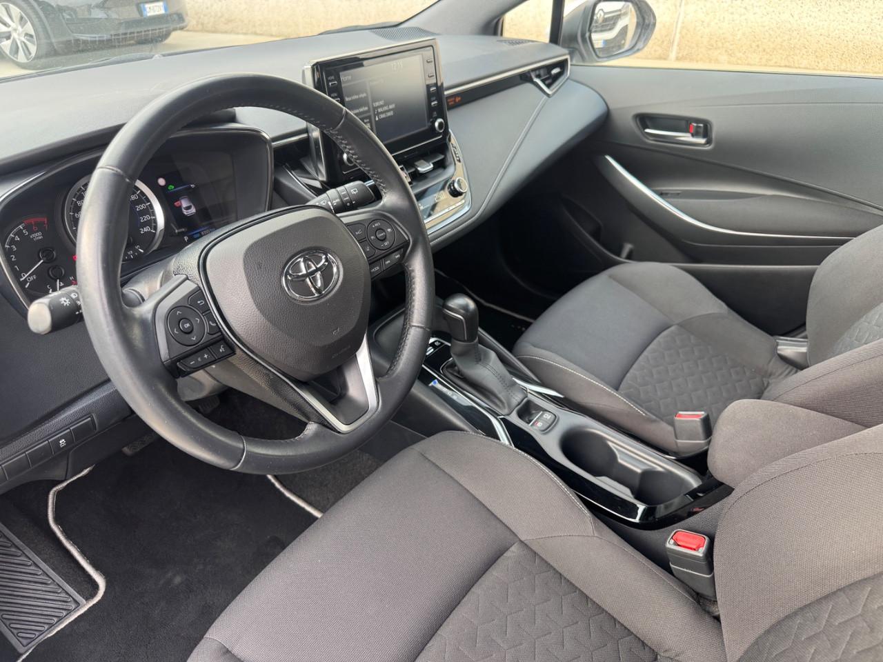 Toyota Corolla 1.8h Active cvt