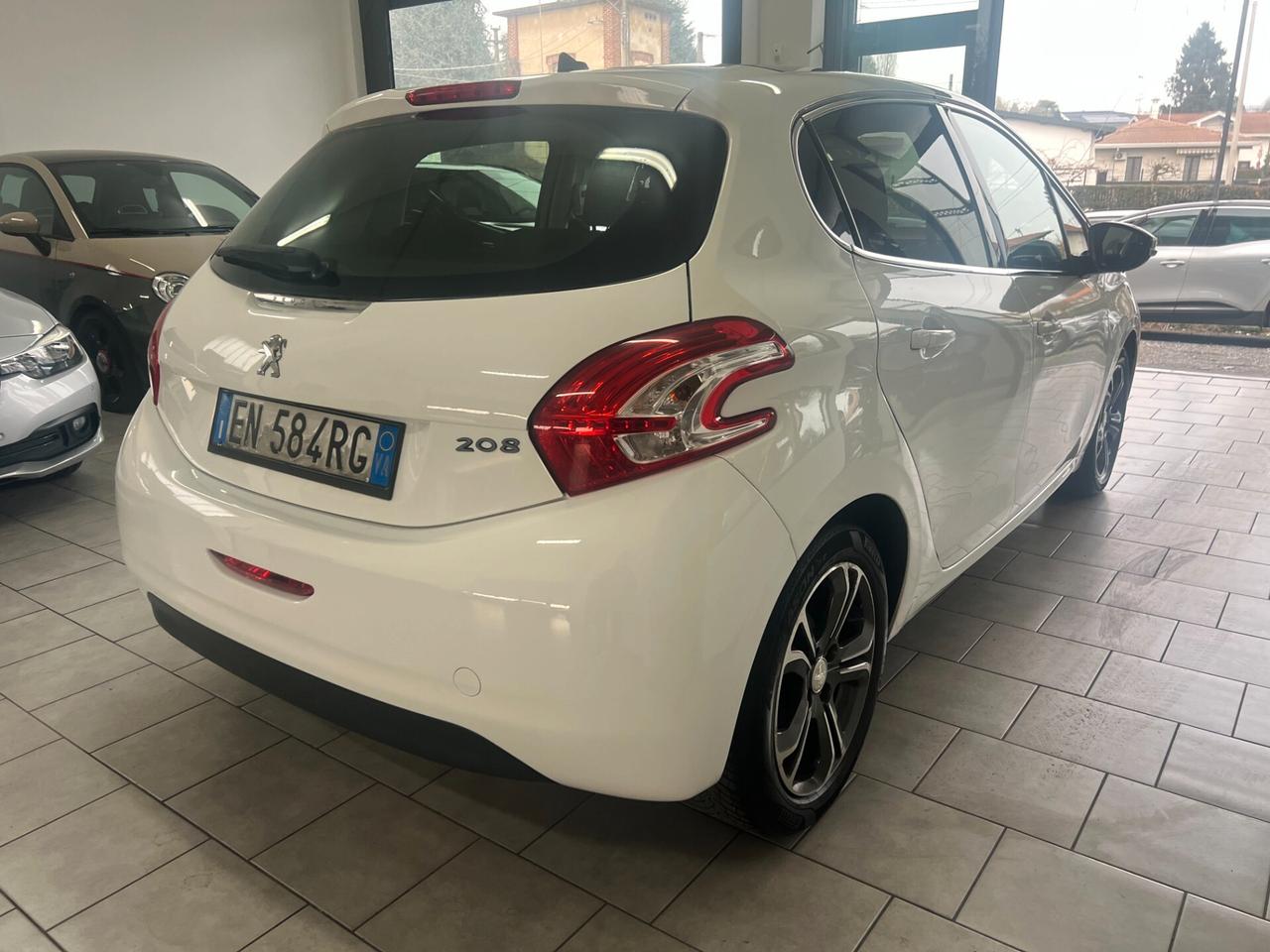 Peugeot 208 1.2 VTi 82 CV 5 porte Active 100000 KM