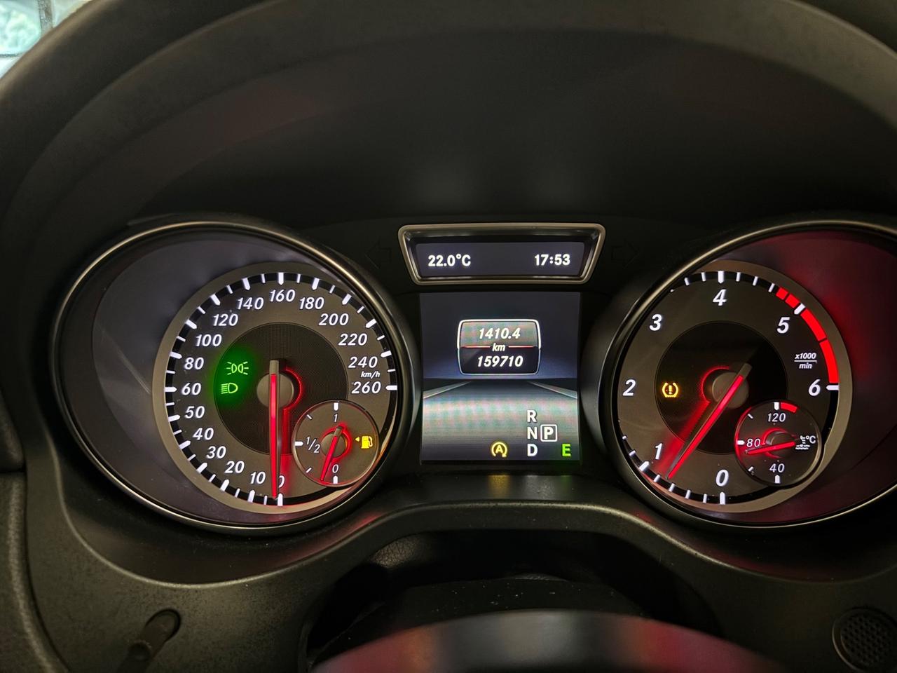 Mercedes-benz CLA 200d PREMIUM DARK