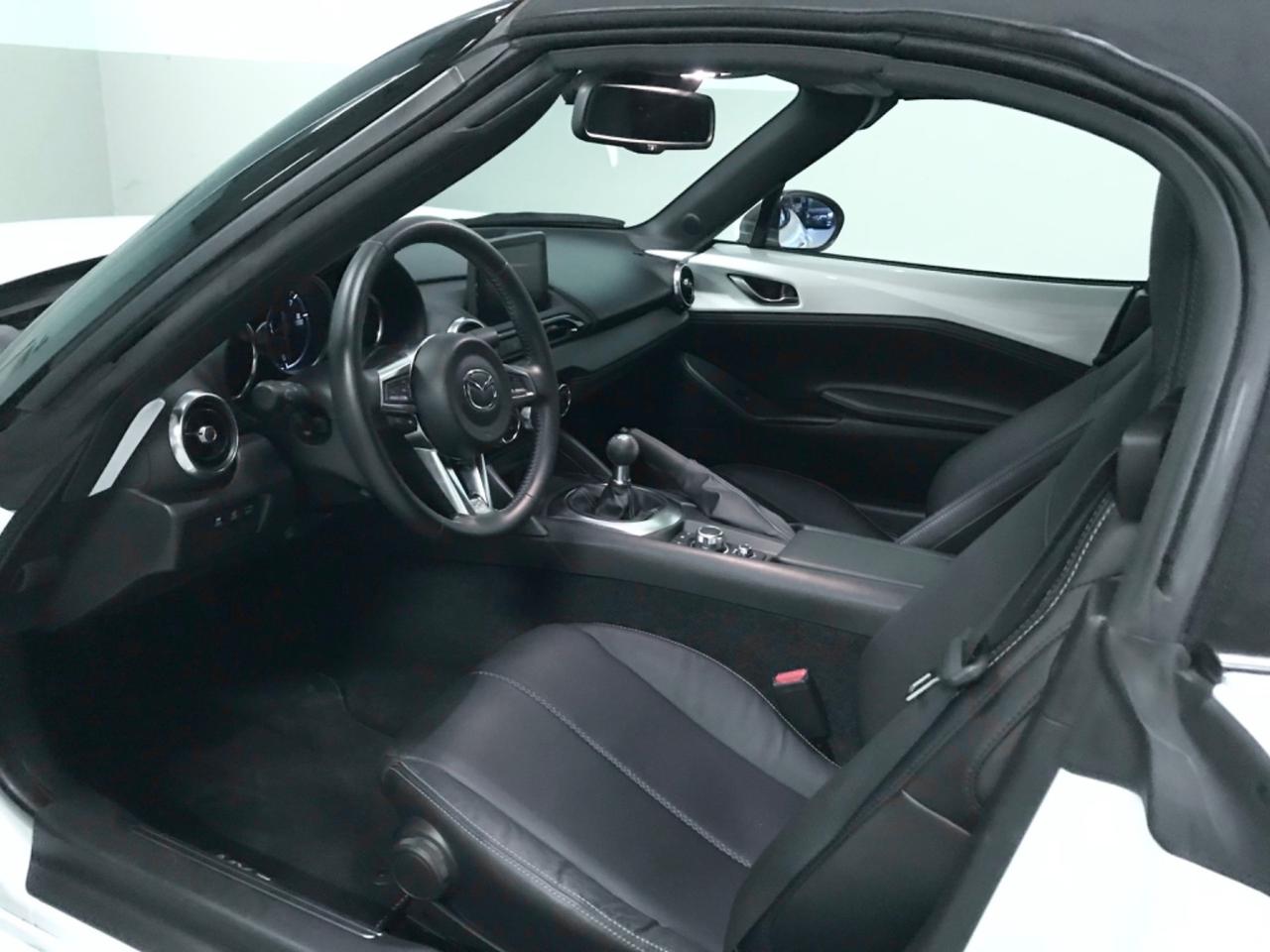 Mazda MX-5 1.5L Skyactiv-G Exclusive-Line