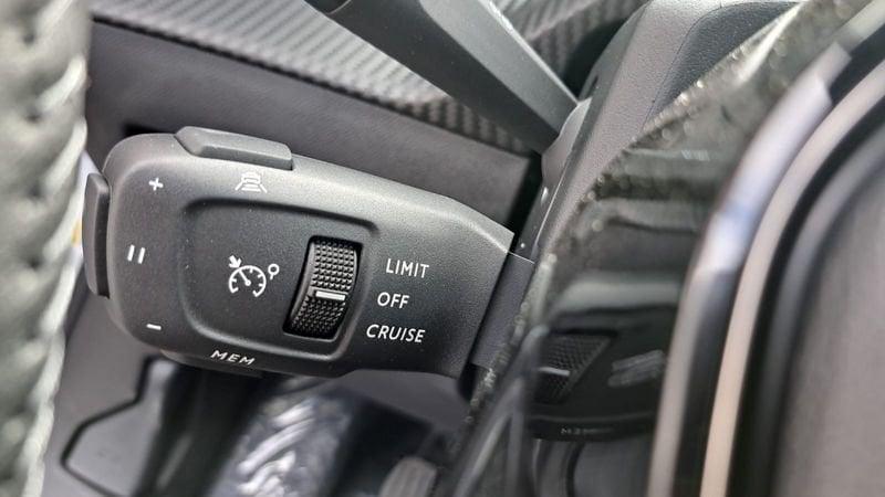 Peugeot 2008 1.2 PureTech 100 cv ALLURE