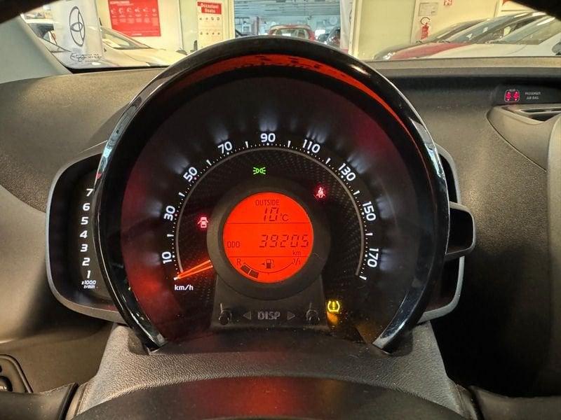 Toyota Aygo Connect 1.0 VVT-i 72 CV 5 porte x-play