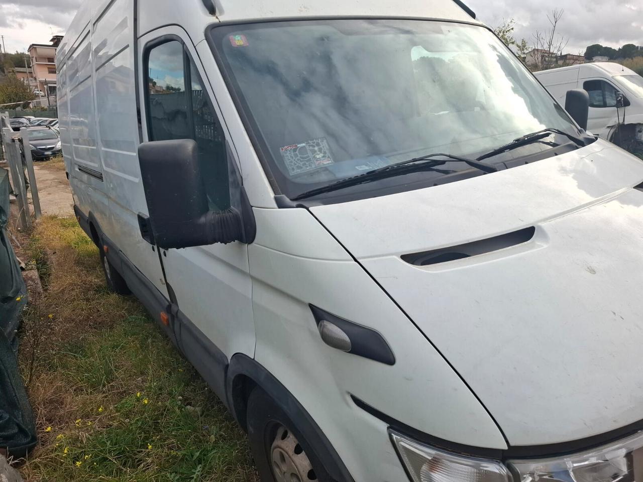 Iveco Daily 35C14P 3.0 Hpi TDI PC-RG Cabinato