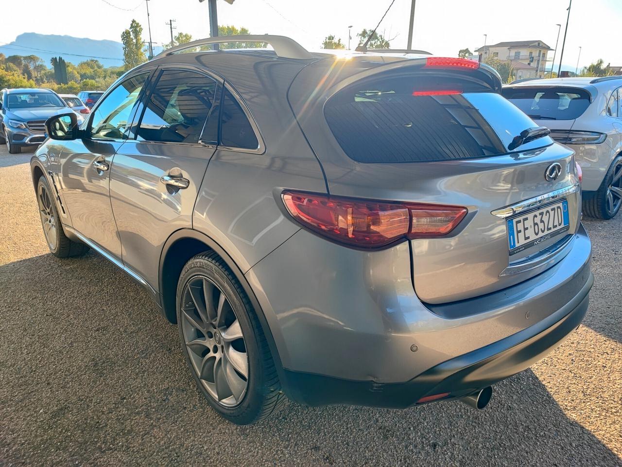 Infiniti QX70 3.0 diesel V6 AT Ultimate