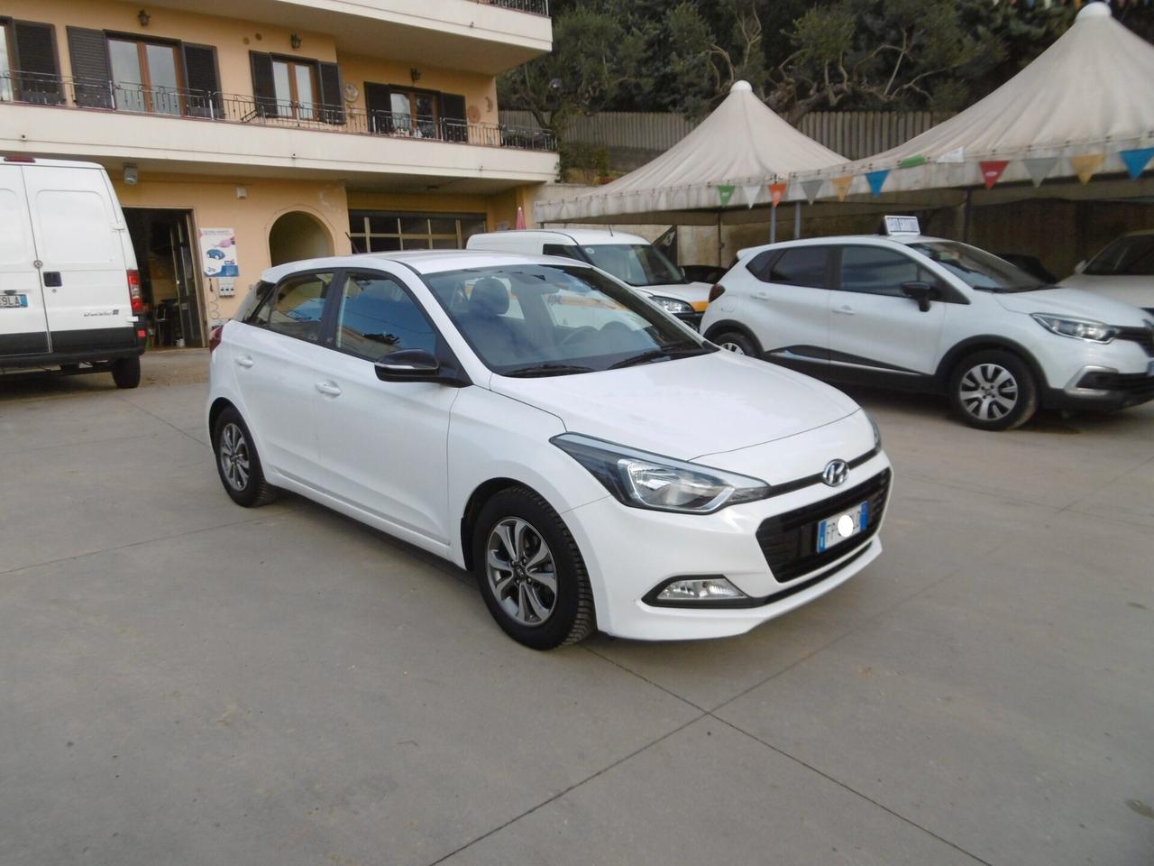 Hyundai i20 1.2 84 CV 5 porte ACTIVE GO!