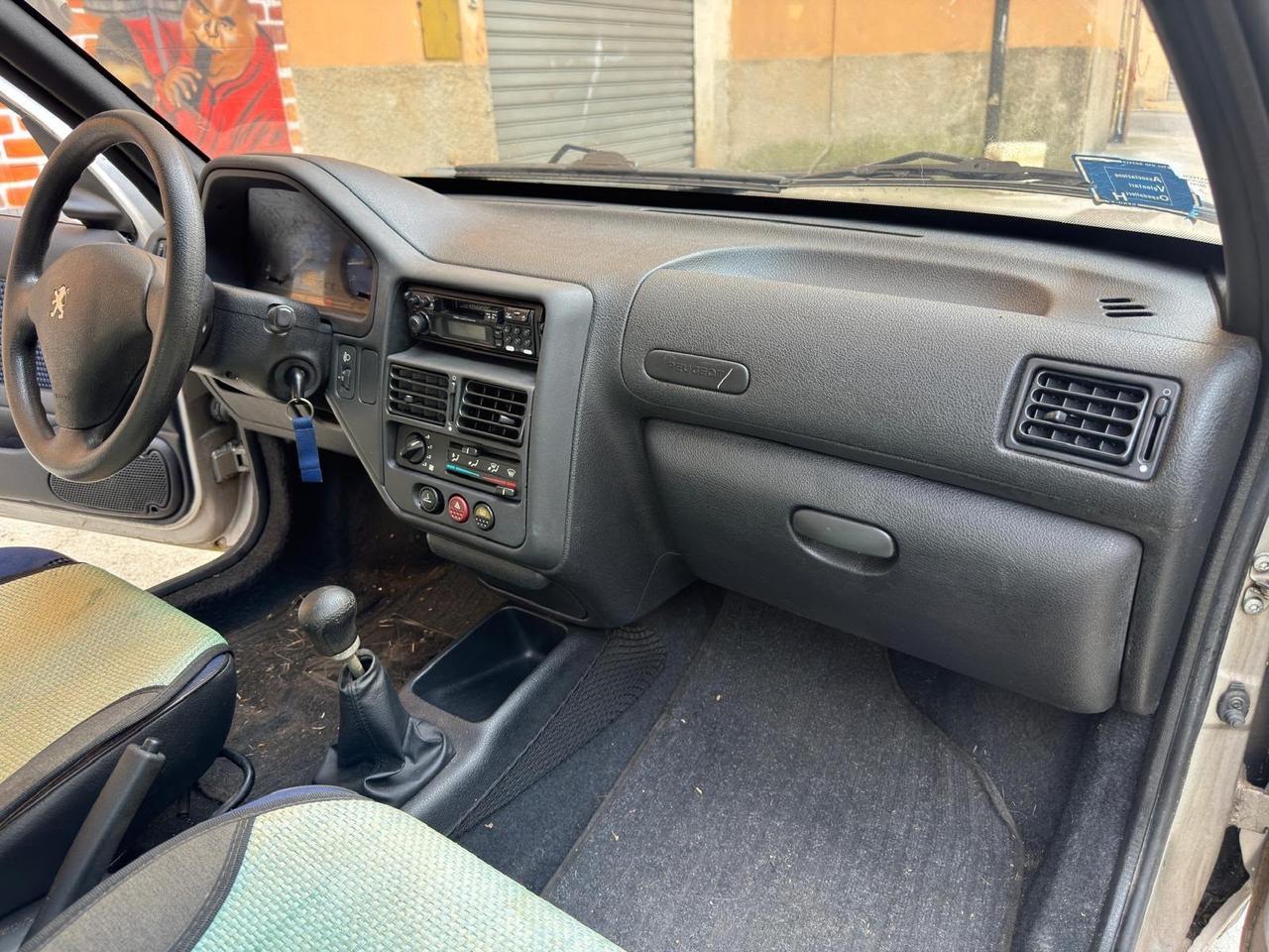 Peugeot 106 1.1i cat 3 porte 68.000km nuova 2001