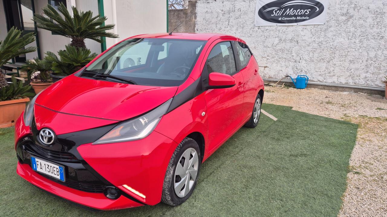 Toyota Aygo 1.0 VVT-i 69 CV 5 porte x-cool