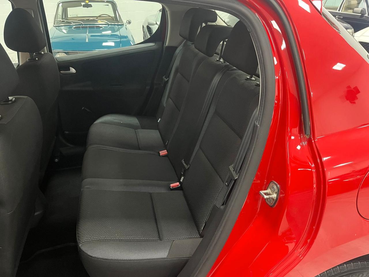 Peugeot 207 5p 1.4 8v 75cv