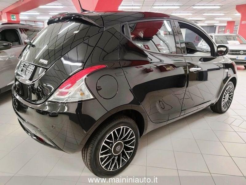 Lancia Ypsilon 1.0 Hybrid 70cv 5P Platino + Car Play "SUPER PROMO" m