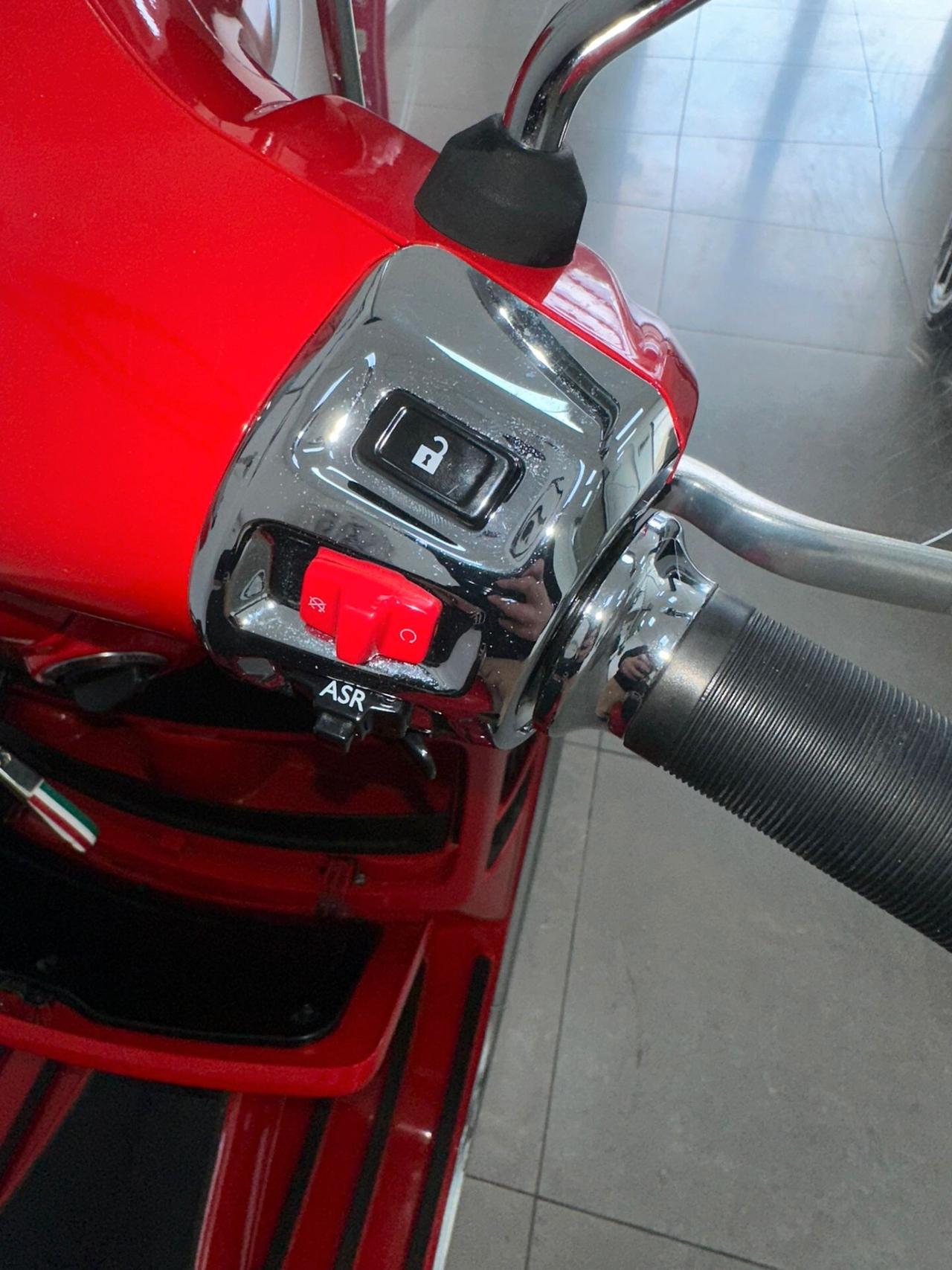 Piaggio Vespa 300 GTS hpe