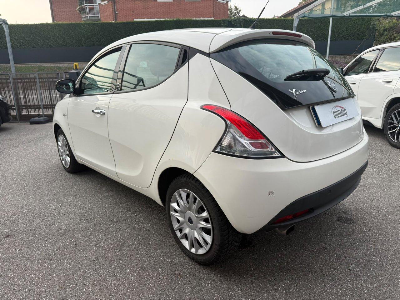 Lancia Ypsilon 5 Porte Ypsilon 1.2 8v Platinum ecochic Gpl 69cv