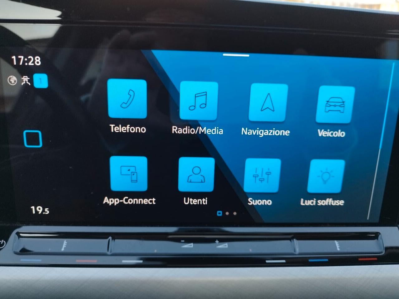 Volkswagen Golf 1.0 eTSI EVO DSG Life
