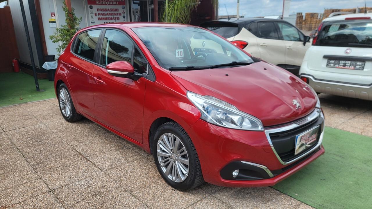 Peugeot 208 PureTech 82 5 porte Allure