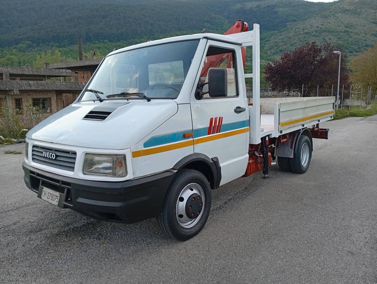 Iveco Daily 49-10 Gru e cassone fisso