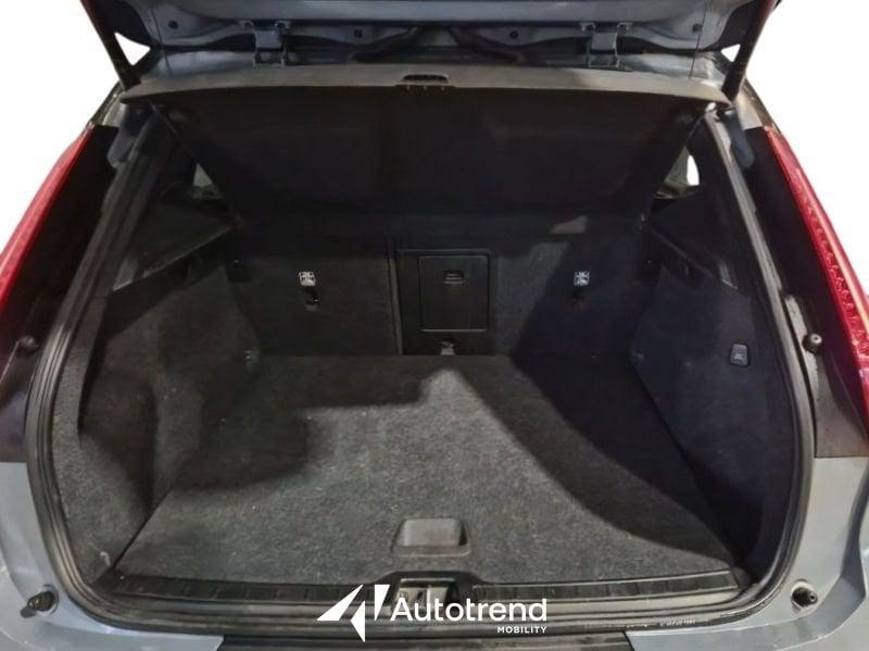 Volvo XC40 T5 180+82 CV Plug-in Hybrid Recharge R-design