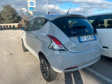 Lancia Ypsilon 0.9 TwinAir 85 CV 5 porte Metano Ecochic Silver